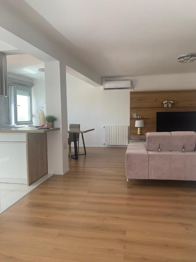 Apartmani Emilio ノヴァリャ エクステリア 写真