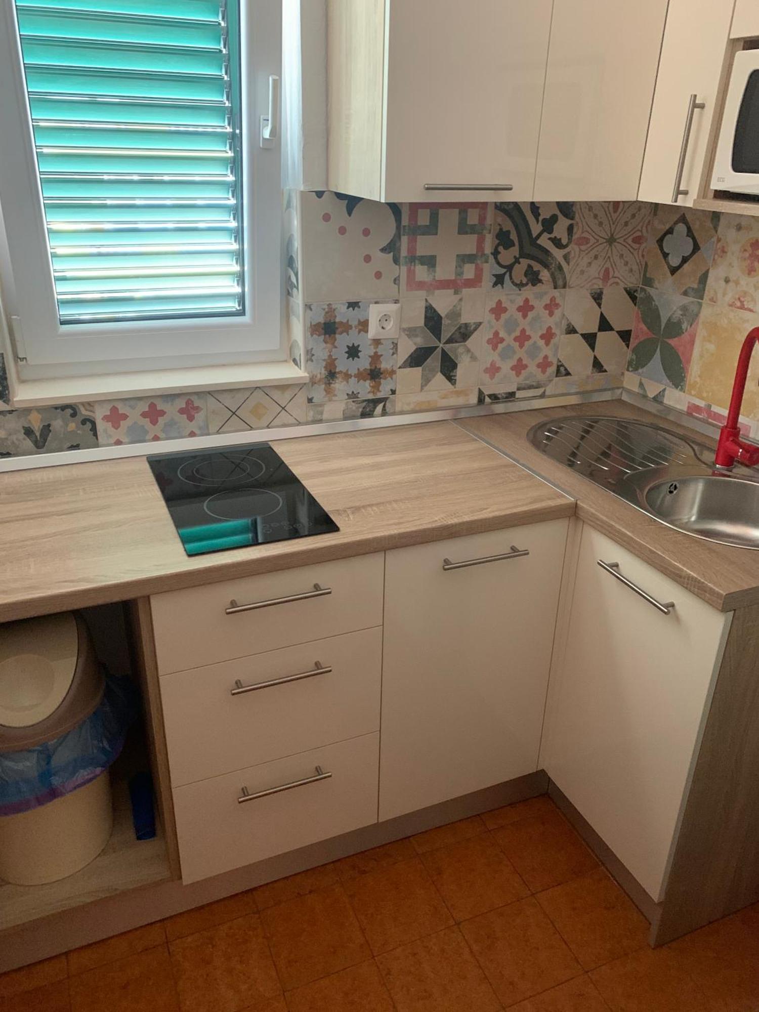 Apartmani Emilio ノヴァリャ 部屋 写真