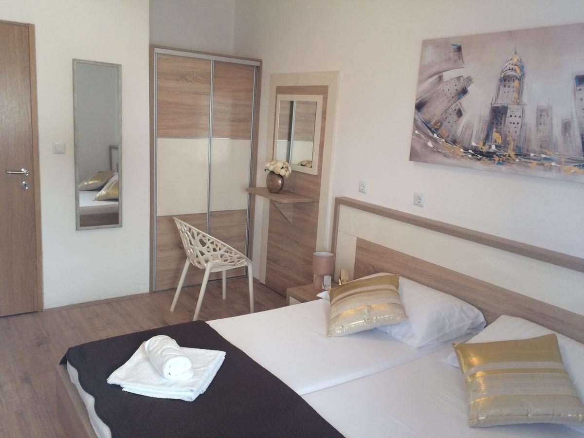 Apartmani Emilio ノヴァリャ エクステリア 写真