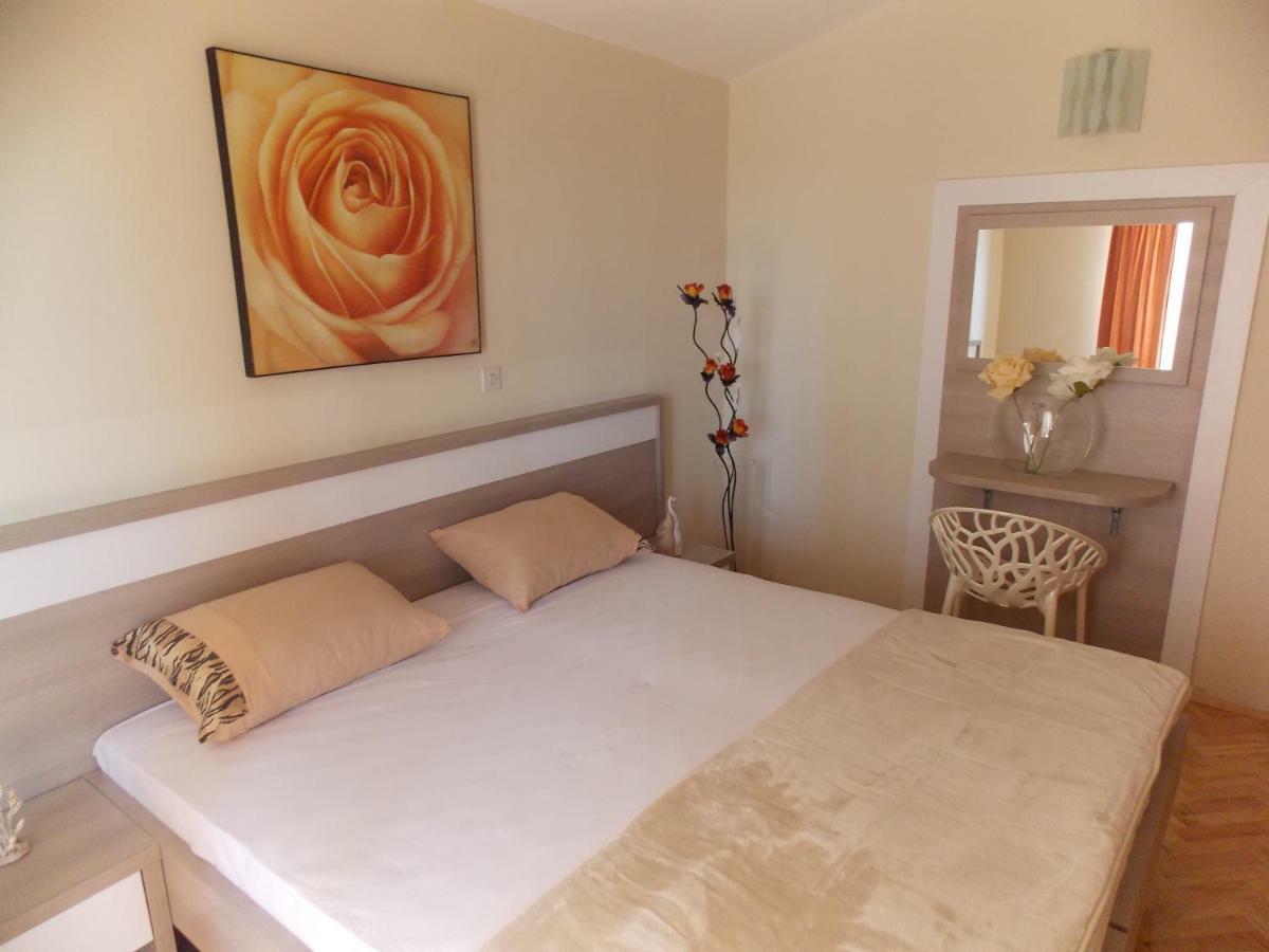 Apartmani Emilio ノヴァリャ 部屋 写真