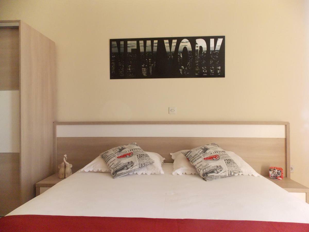 Apartmani Emilio ノヴァリャ 部屋 写真